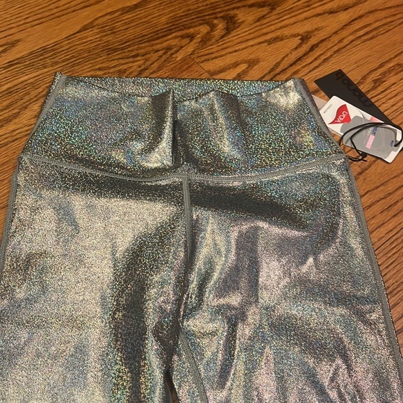 NWT Mono b Woman’s Silver Sparkle Leggings Size S - Picture 3 of 6